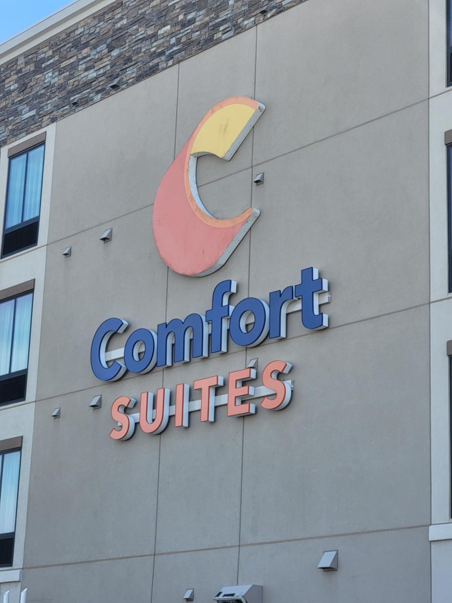 Comfort Suites Fargo Medical Center Exterior photo